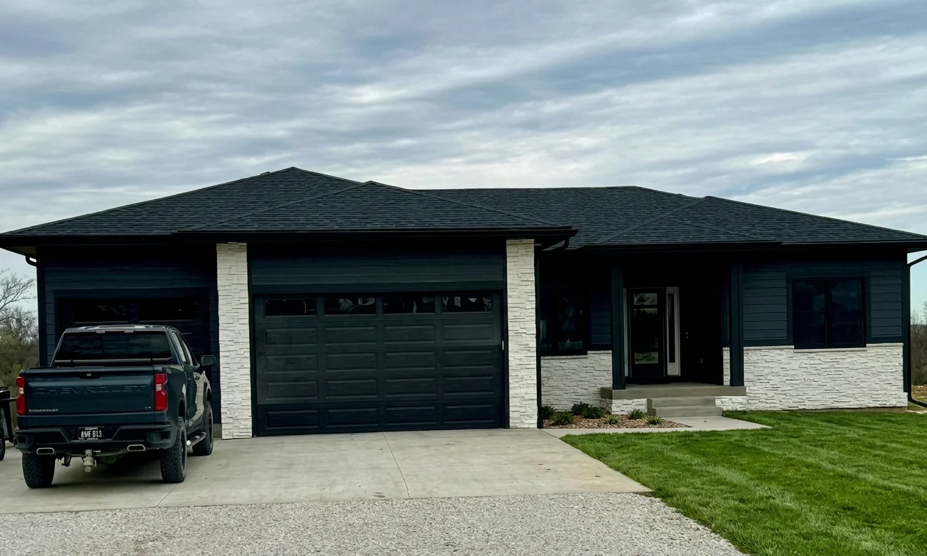 Engineered wood siding Urbandale, Iowa home